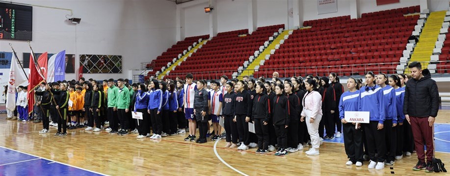 OKUL SPORLARI YILDIZLAR HENTBOL YARI FİNAL MÜSABAKALARI KARAMAN’DA BAŞLADI