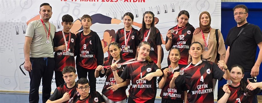 OTURARAK VOLEYBOLDA KARAMAN BAŞARISI