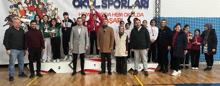 KARAMAN’DA OKUL SPORLARI MODEL UÇAK YARIŞMALARI TAMAMLANDI