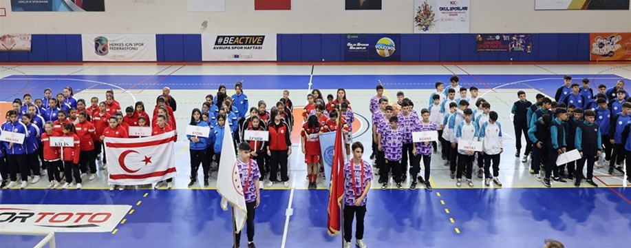 KARAMAN'DA OKUL SPORLARI FUTSAL YARI FİNAL HEYECANI BAŞLADI