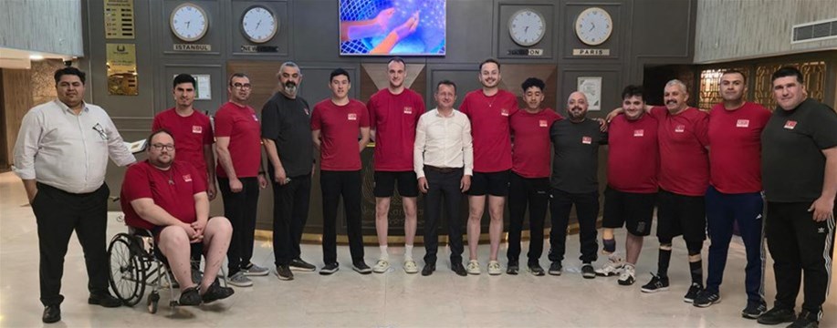OTURARAK VOLEYBOL ERKEK MİLLİ TAKIMI KARAMAN’DA KAMPA GİRDİ
