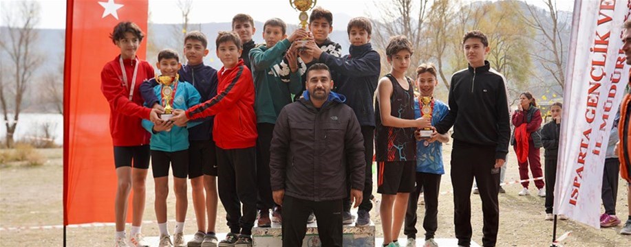 KARAMAN ATLETİZM TAKIMI'NDAN BÜYÜK BAŞARI: YARI FİNAL BİLETİNİ KAPTILAR!