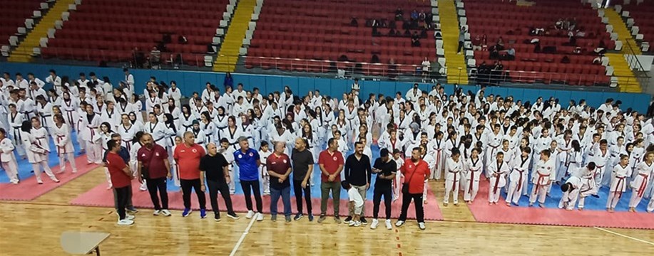 KARAMAN’DA SİYAH KUŞAK HEYECANI: YAKLAŞIK 600 SPORCU TERFİ İÇİN TER DÖKTÜ